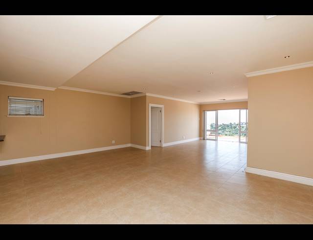 3 BEDROOM APARTMENT FOR SALE IN LA LUCIA
